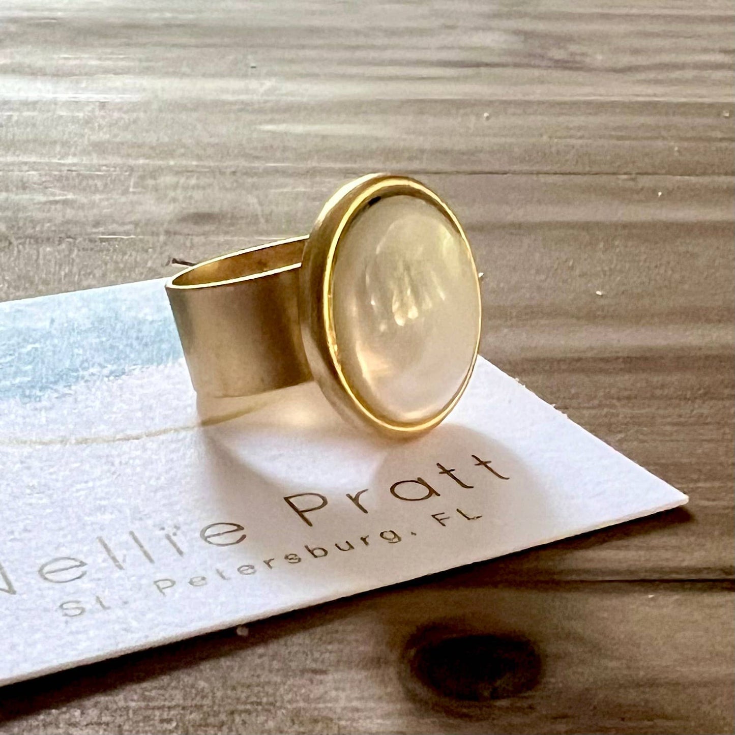 Hello Darling
trochus shell statement ring