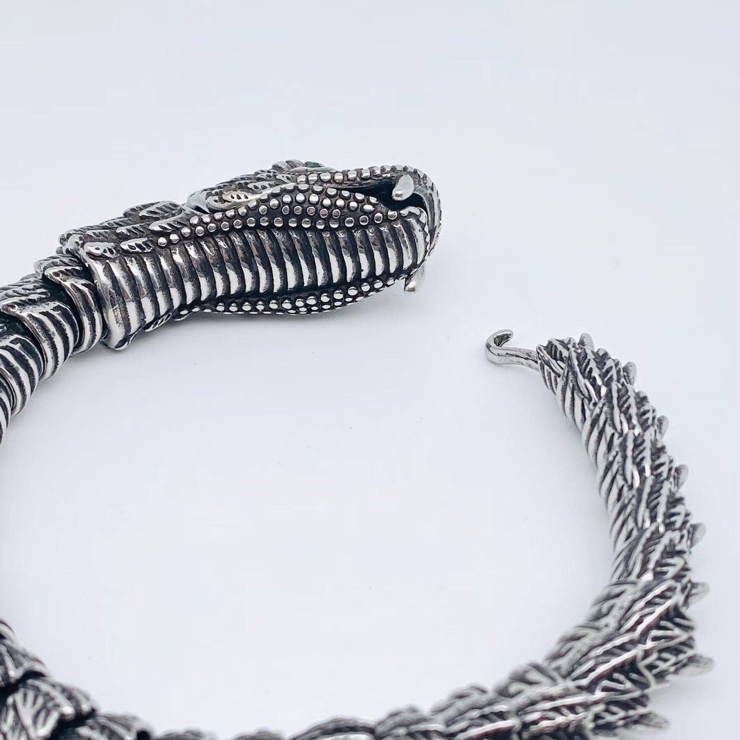 Green Eyes Dragon Bone Retro Stainless Steel Bracelet