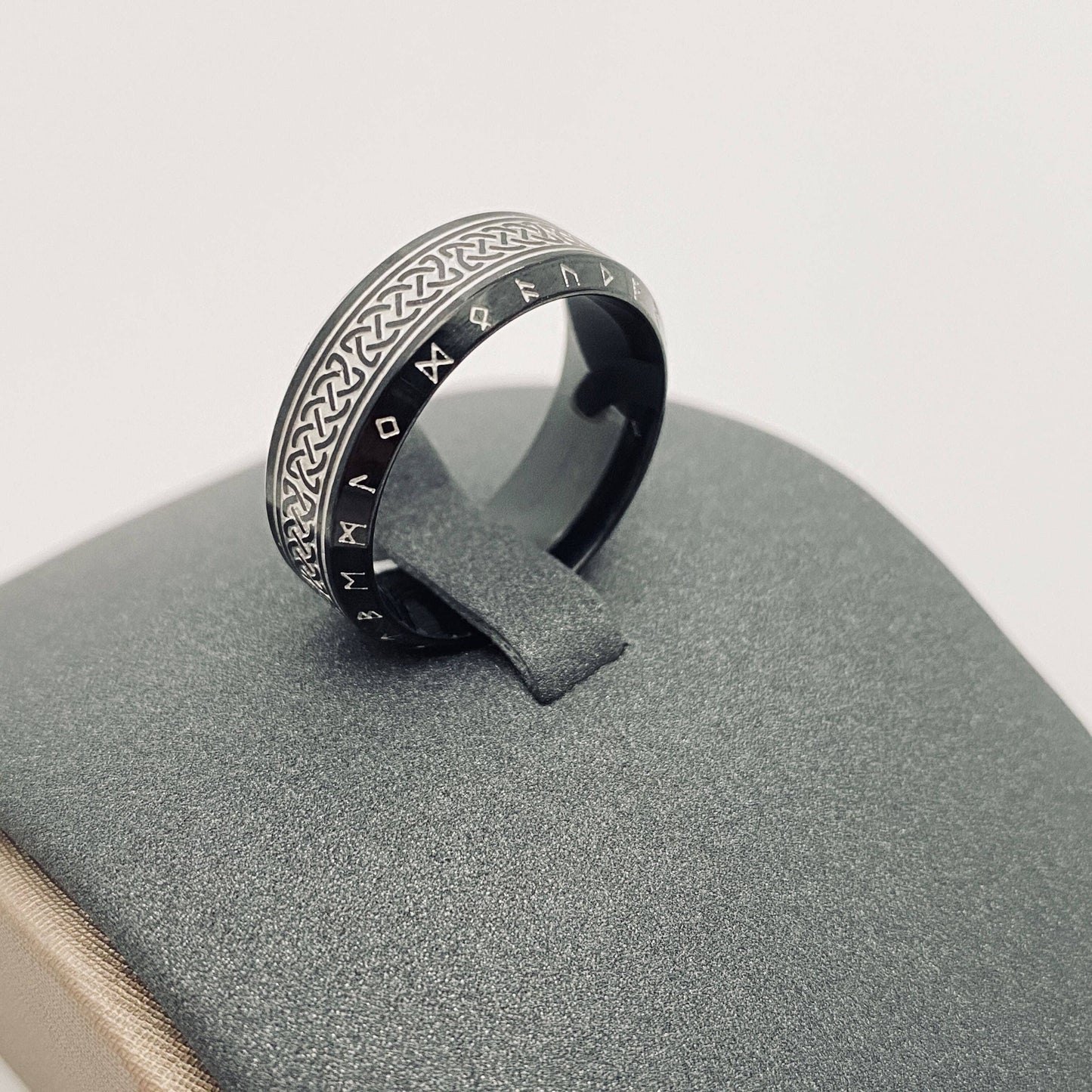 Men's Retro Viking Rune Celtic Knot Titanium Steel Ring Gold