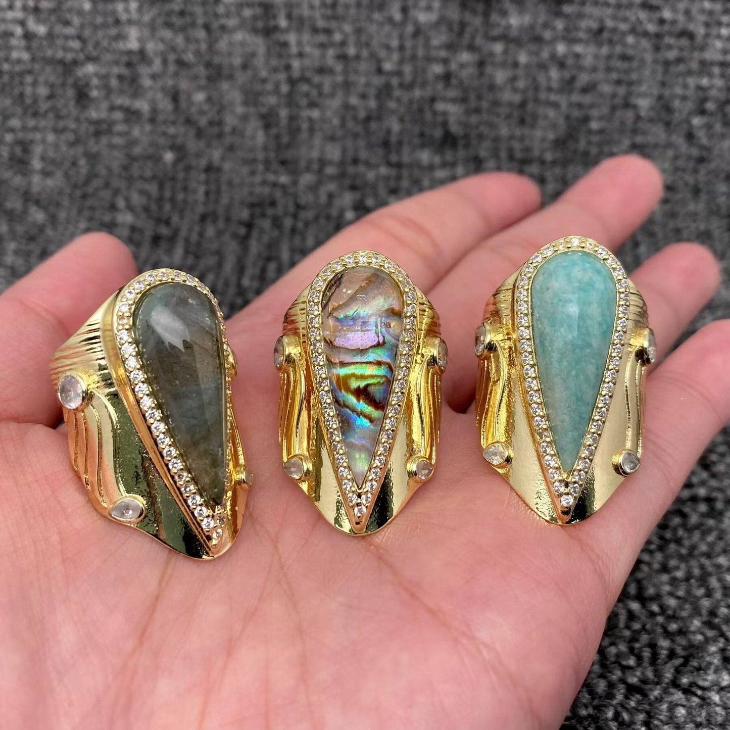 Inlaid Droplet Shape Stone