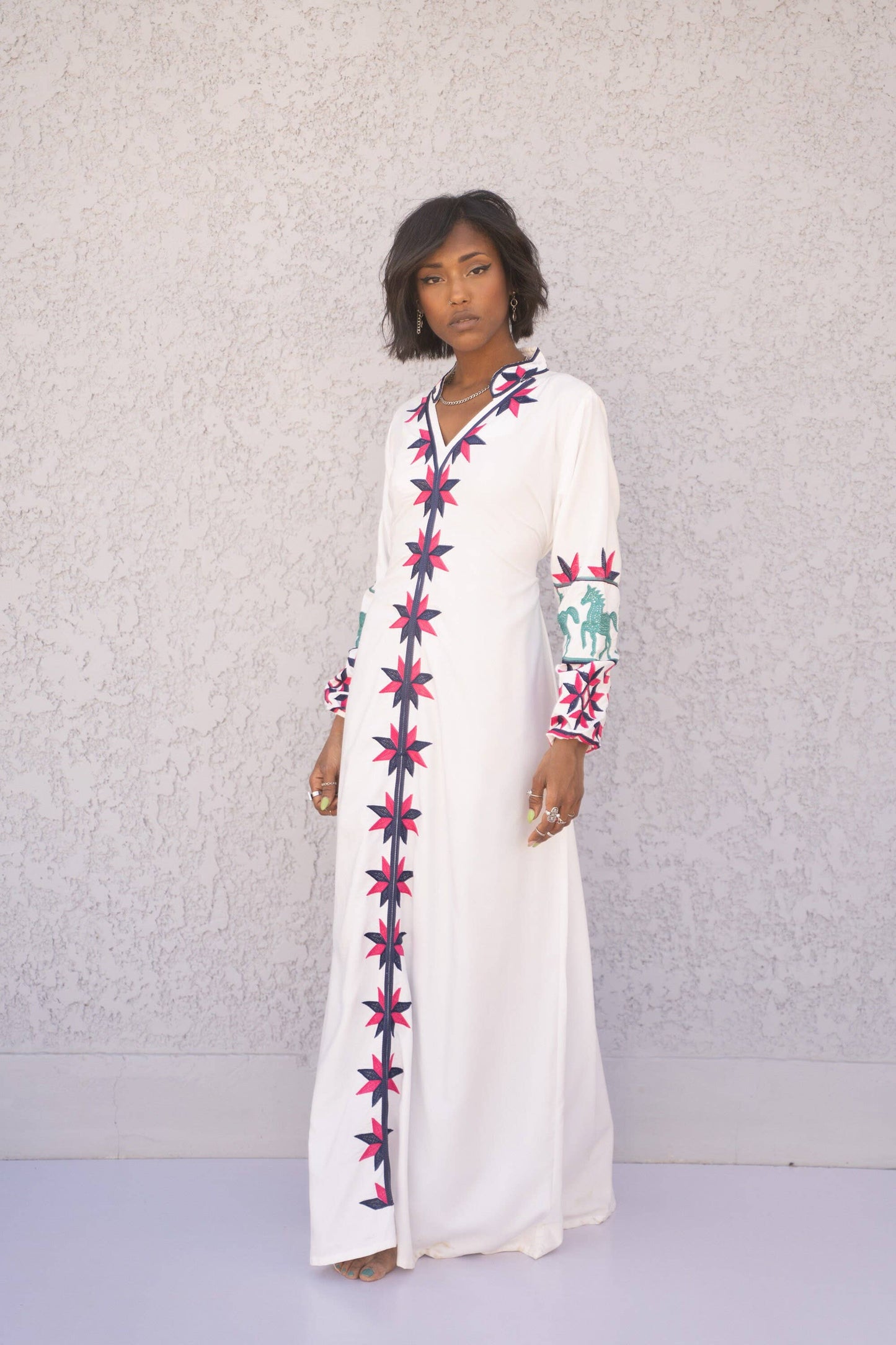 Chic White Embroidered Cotton Caftan