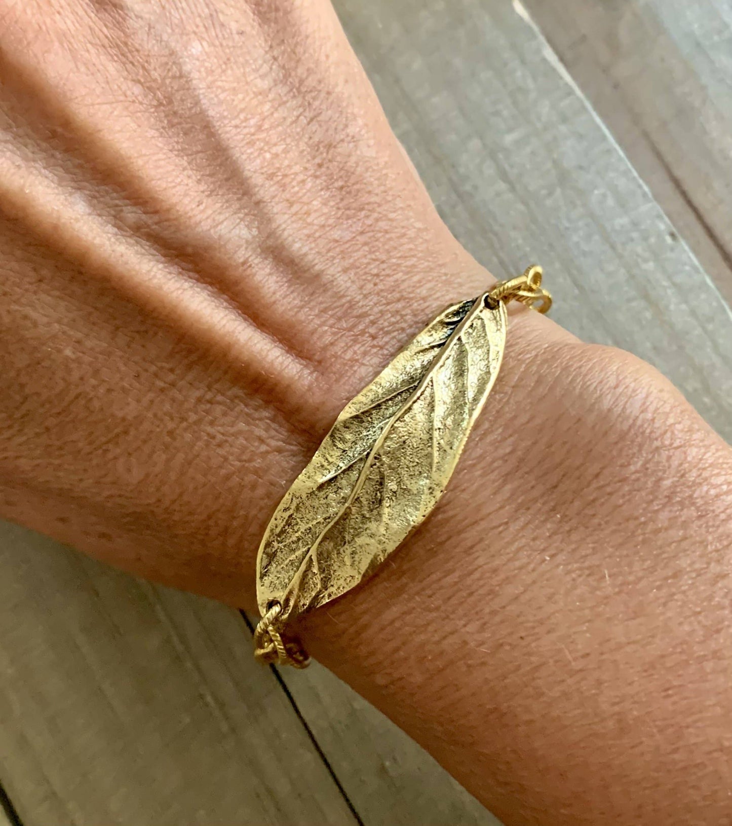 Nature Chic- boho leaf bracelet on gold chain