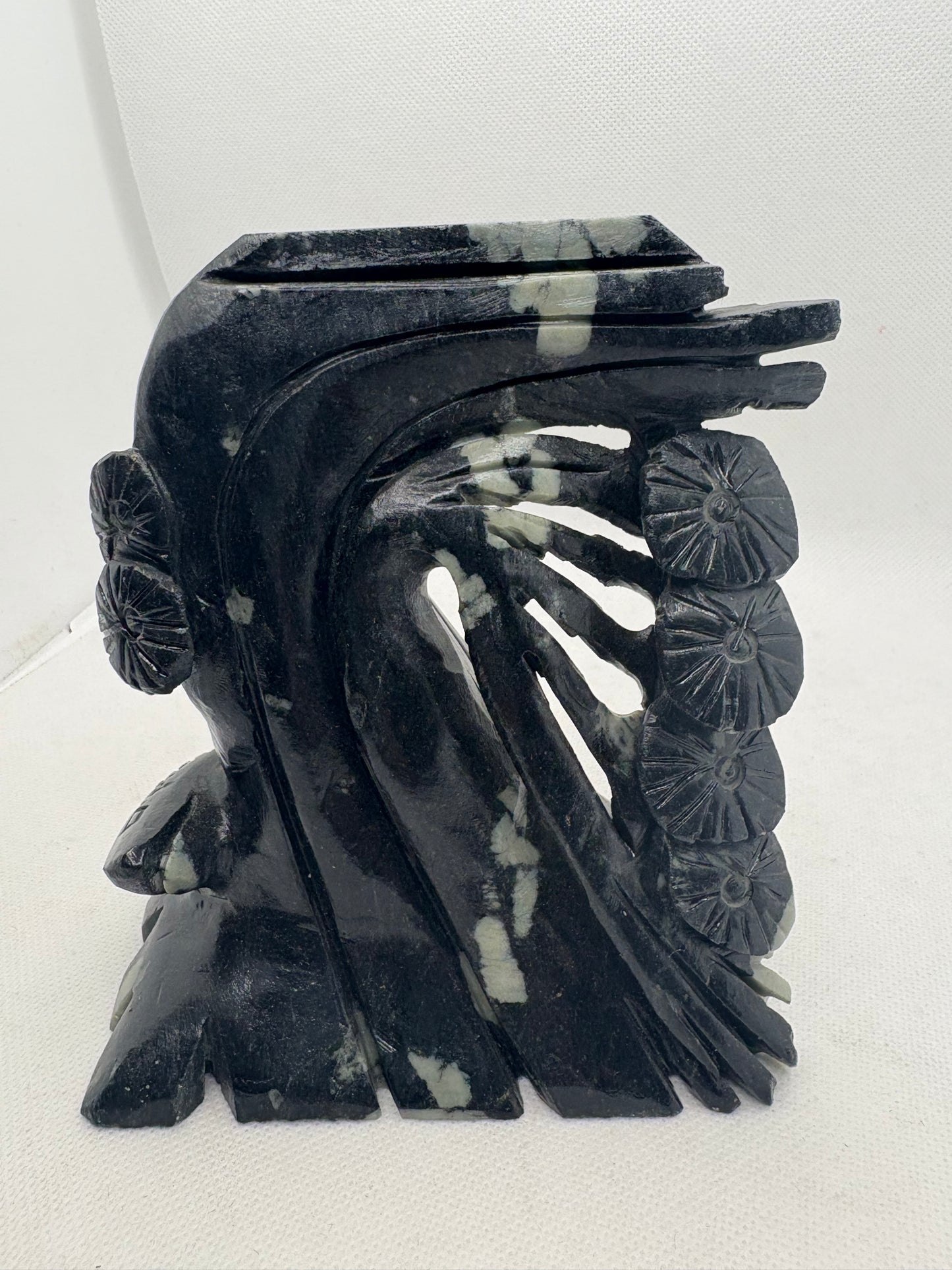 Obsidian Tree with Flowers and Qi Lin