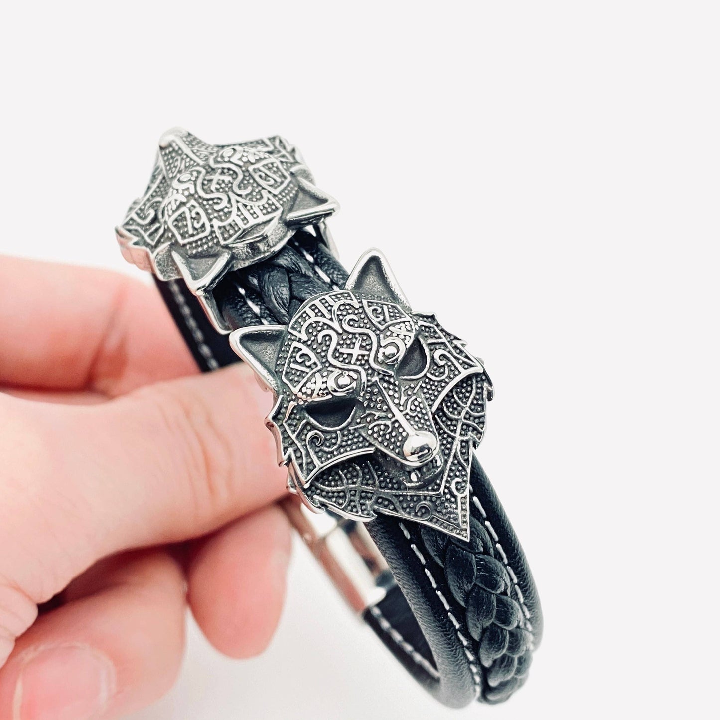 Stainless Steel Double Wolf Head Leather Bracelet 18CM