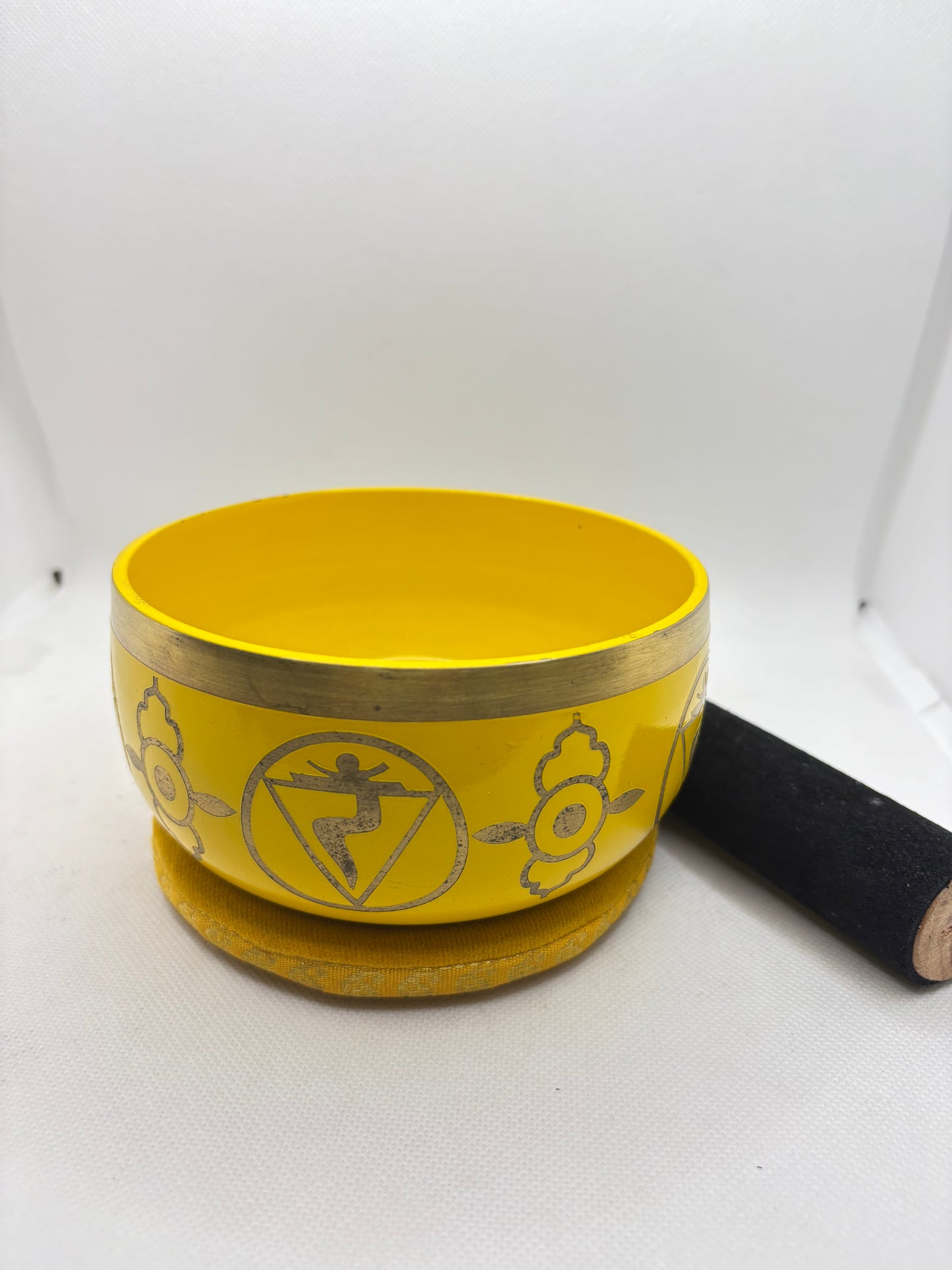 Chakra Tibetan Singing Bowl Medium Colored Boxes- Atma Buti