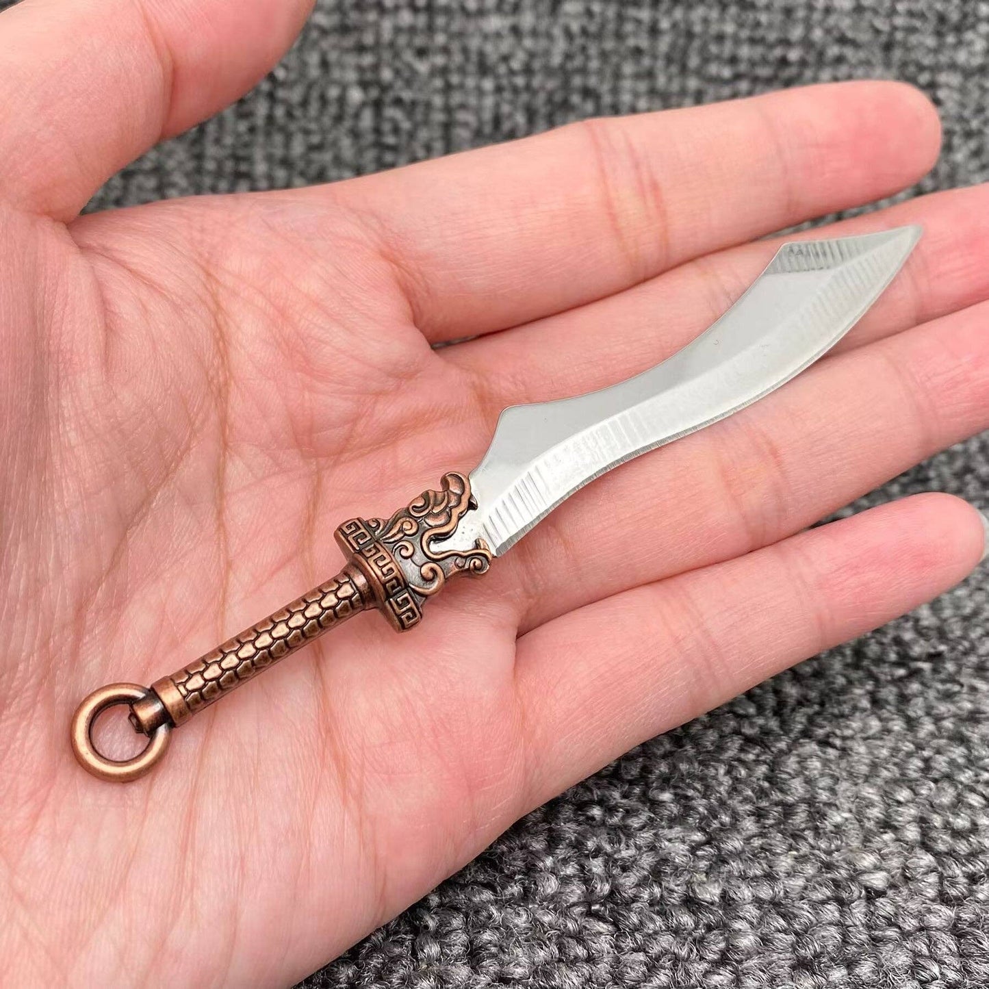 Dragon Head Mini Portable Stainless Steel Knife with Cover