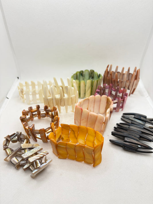 Elastic Shell Bracelet