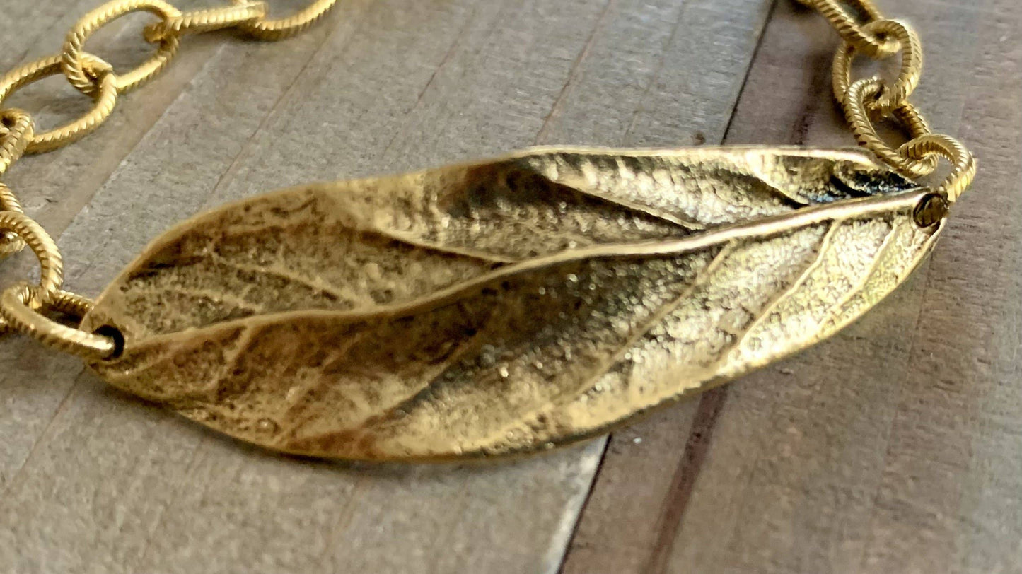 Nature Chic- boho leaf bracelet on gold chain