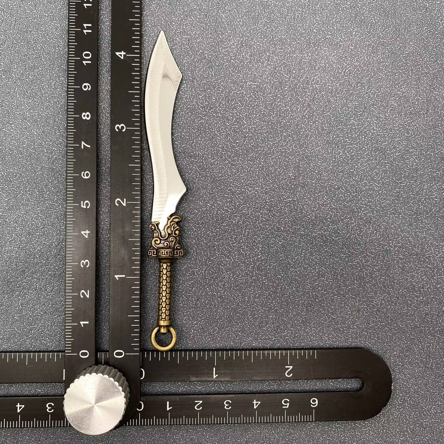 Dragon Head Mini Portable Stainless Steel Knife with Cover