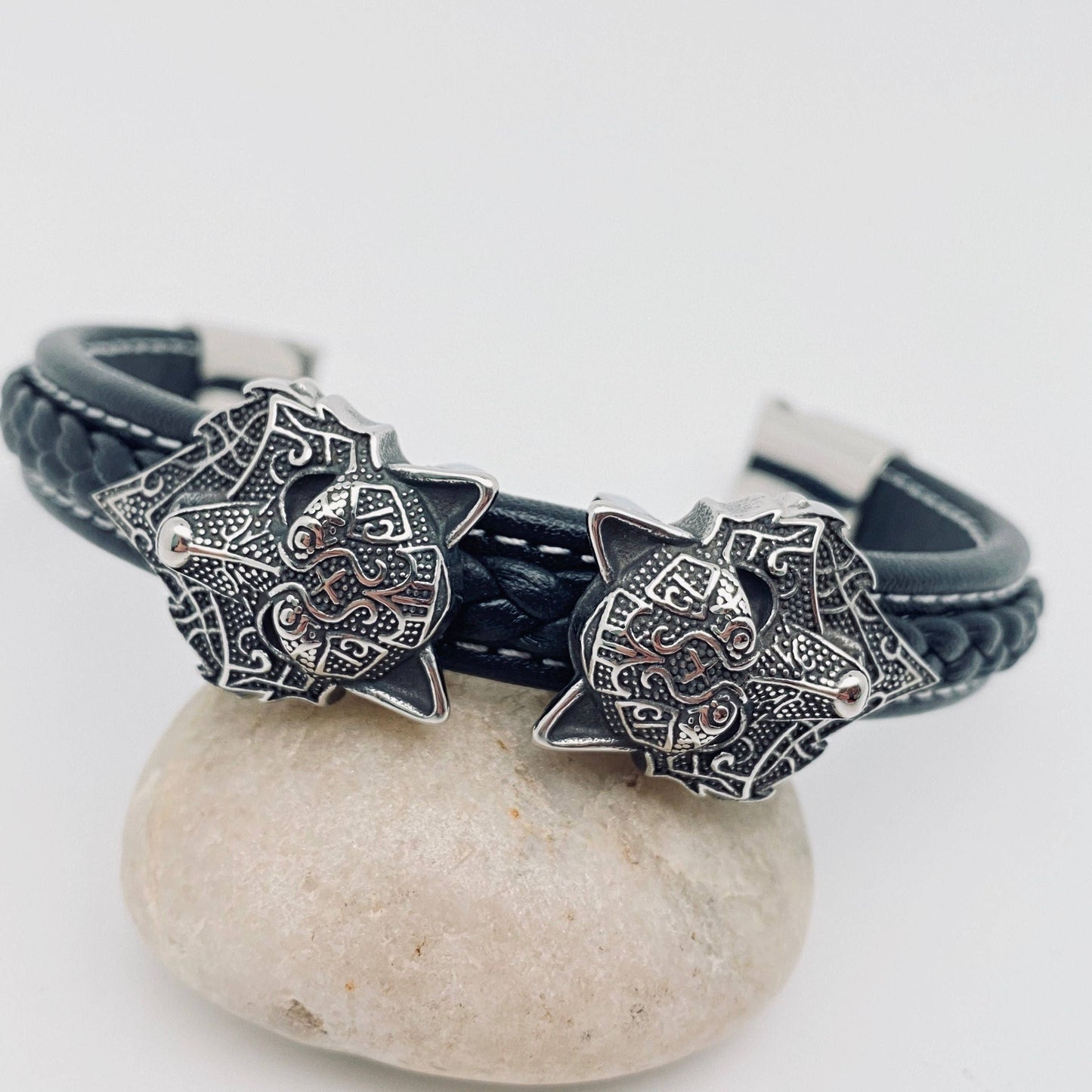 Stainless Steel Double Wolf Head Leather Bracelet 18CM