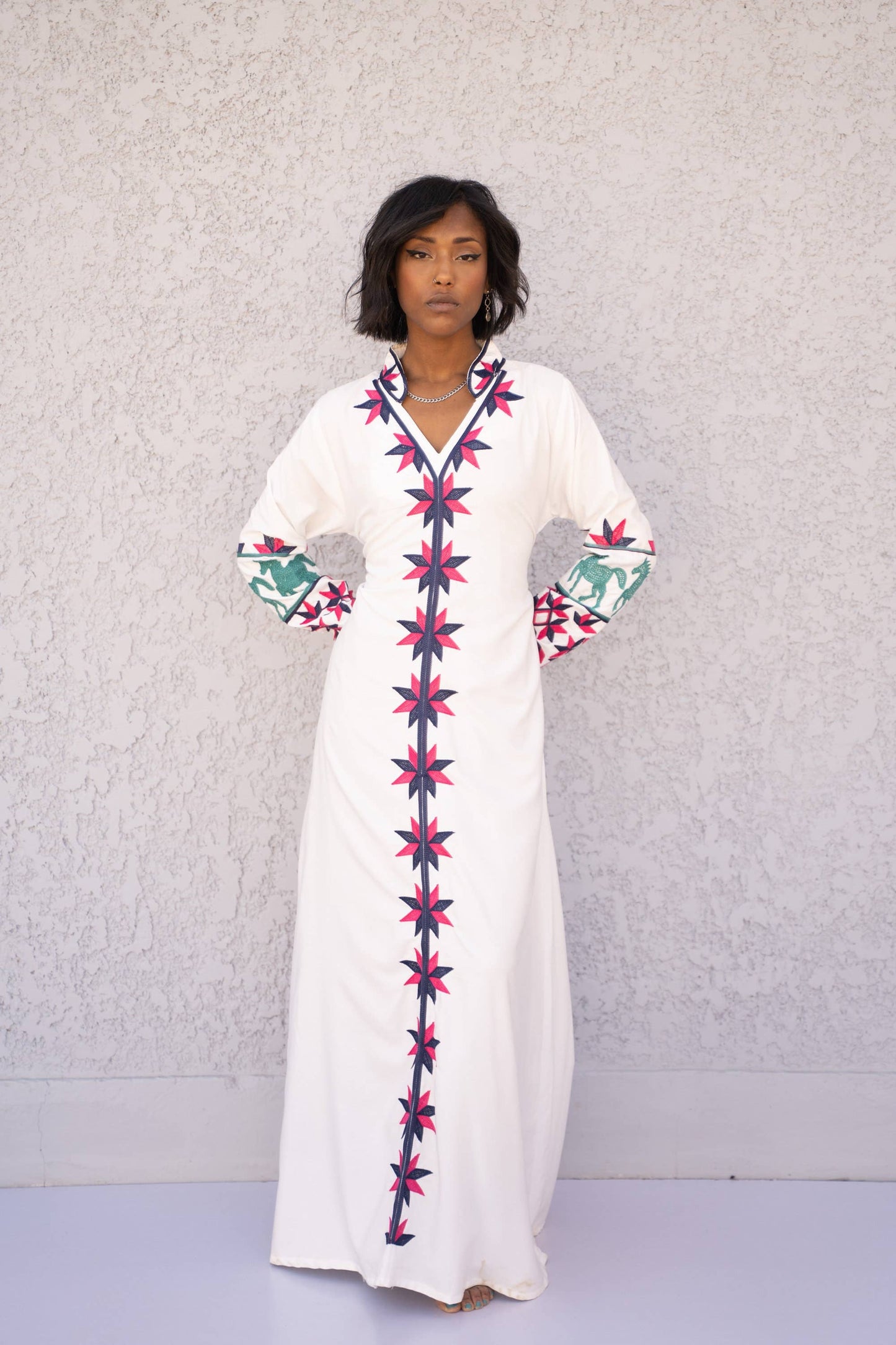 Chic White Embroidered Cotton Caftan